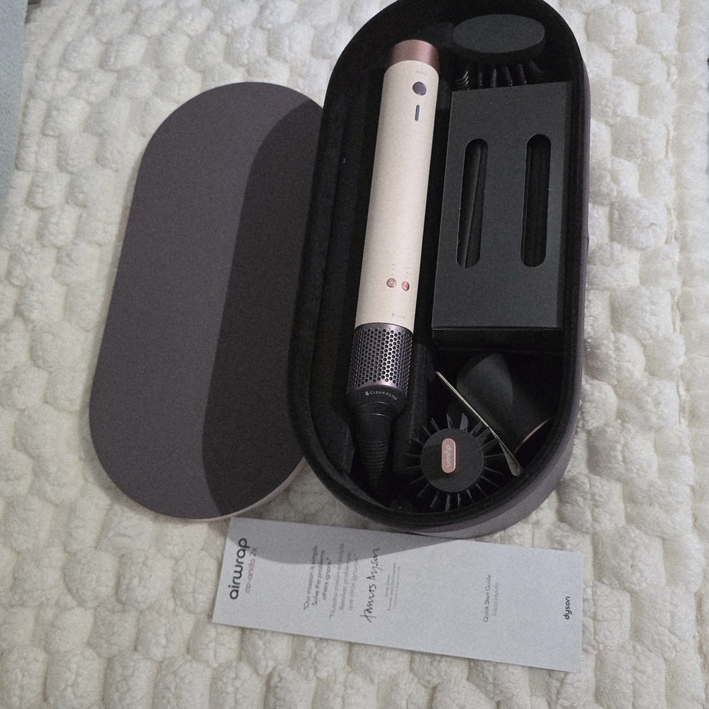 Dyson Airwrap Complete Styler in Pale Pink and Rose Gold - Picture 2 of 7
